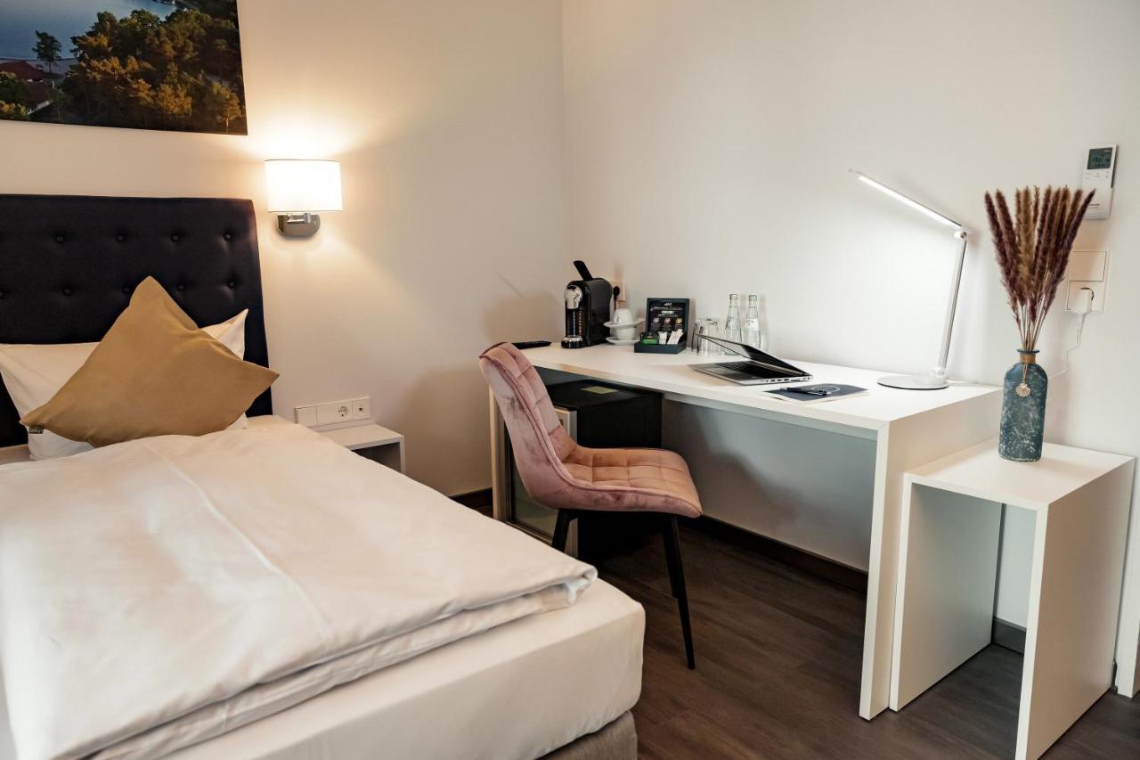 Seehotel Am Tankumsee Isenbuettel Bagian luar foto