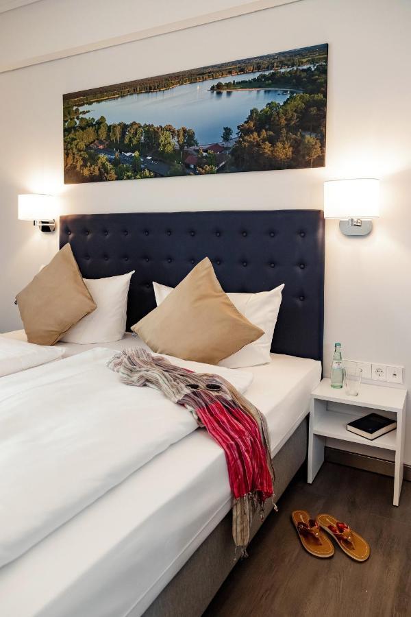 Seehotel Am Tankumsee Isenbuettel Bagian luar foto