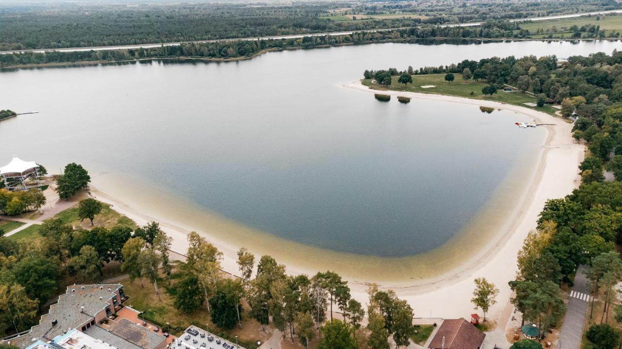 Seehotel Am Tankumsee Isenbuettel Bagian luar foto